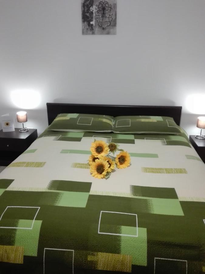 Girasole Grazioli 47 Bed & Breakfast เตรนโต ภายนอก รูปภาพ